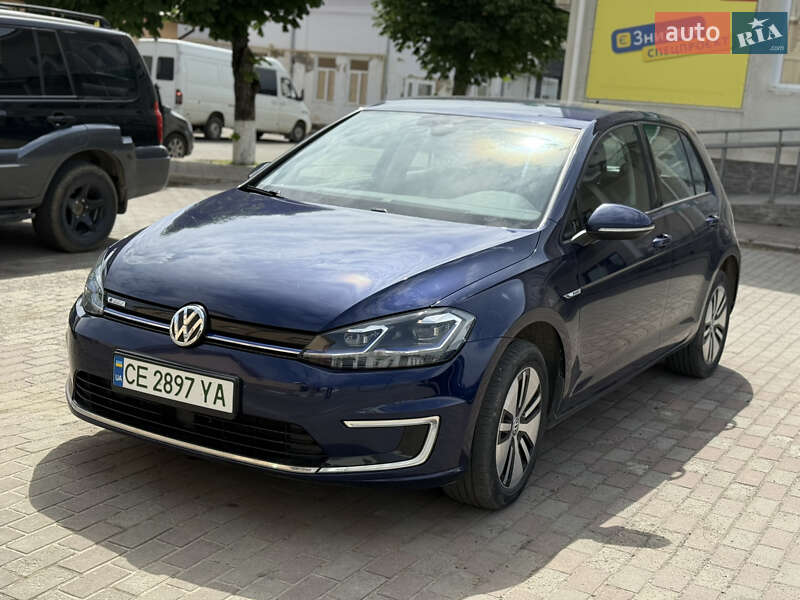 Хетчбек Volkswagen e-Golf 2017 в 