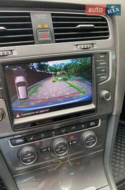 Хэтчбек Volkswagen e-Golf 2015 в 