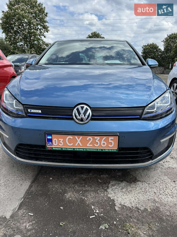 Хэтчбек Volkswagen e-Golf 2015 в 