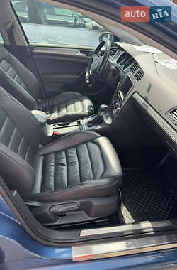 Хэтчбек Volkswagen e-Golf 2015 в 