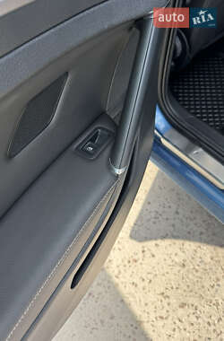 Хэтчбек Volkswagen e-Golf 2015 в 