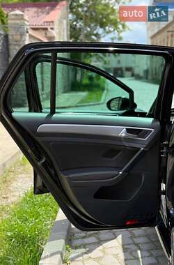 Хэтчбек Volkswagen e-Golf 2015 в 