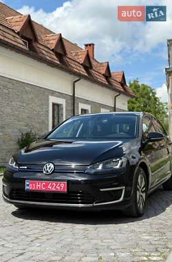 Хэтчбек Volkswagen e-Golf 2015 в 