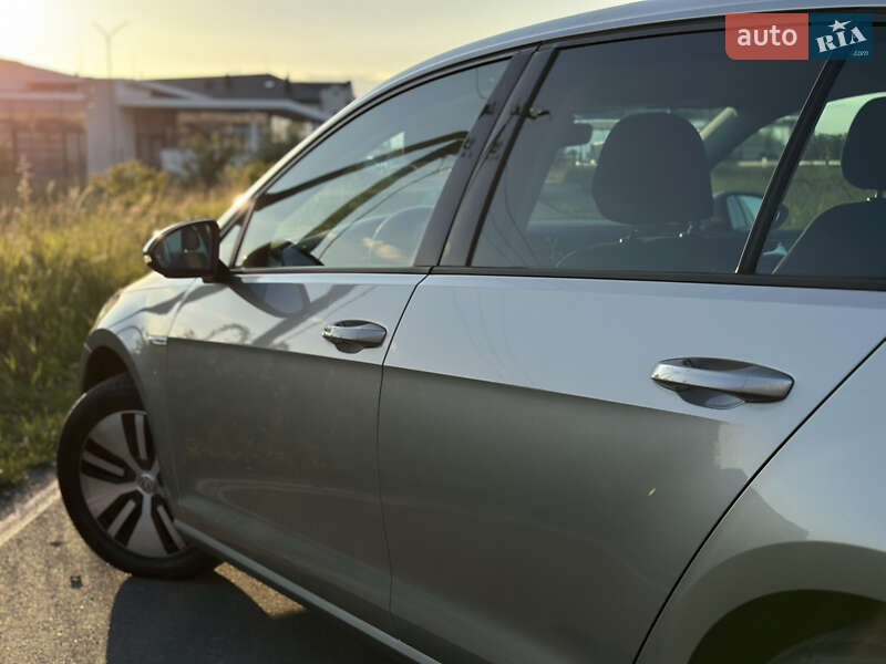 Хэтчбек Volkswagen e-Golf 2017 в Ужгороде фото 10 Хэтчбек Volkswagen e-Golf 2017 в Ужгороде