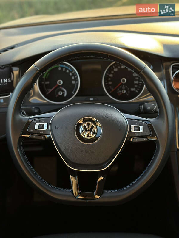 Хэтчбек Volkswagen e-Golf 2017 в Ужгороде фото 23 Хэтчбек Volkswagen e-Golf 2017 в Ужгороде