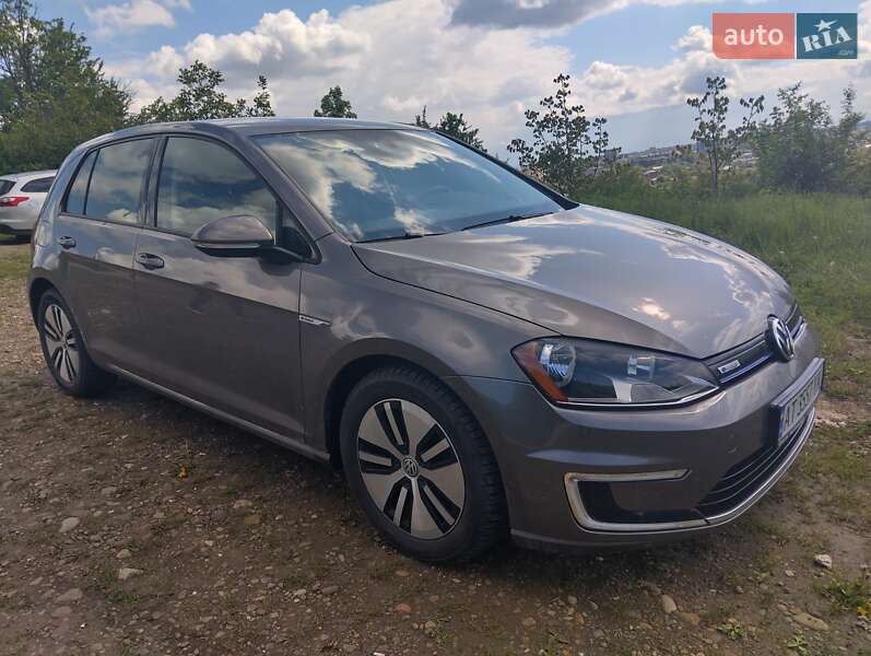 Volkswagen e-Golf 2015