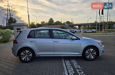 Хетчбек Volkswagen e-Golf 2016 в 