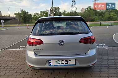 Хетчбек Volkswagen e-Golf 2016 в 