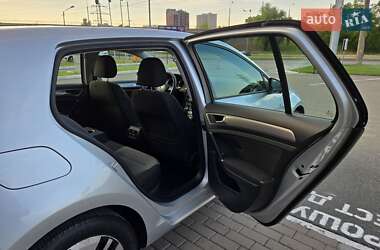 Хетчбек Volkswagen e-Golf 2016 в 