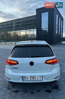Хэтчбек Volkswagen e-Golf 2017 в 