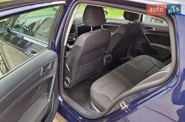 Хэтчбек Volkswagen e-Golf 2020 в 