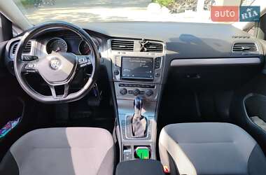 Хэтчбек Volkswagen e-Golf 2016 в 