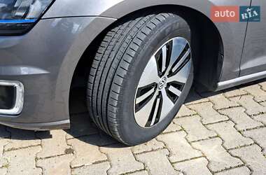 Хэтчбек Volkswagen e-Golf 2016 в 