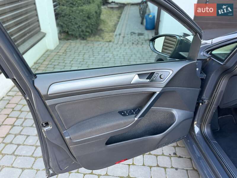 Хэтчбек Volkswagen e-Golf 2020 в Луцке