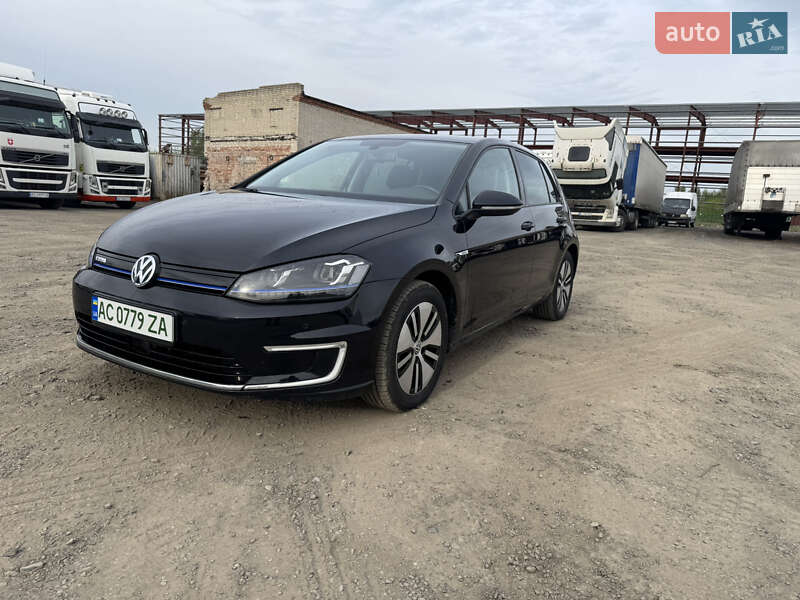 Volkswagen e-Golf 2015