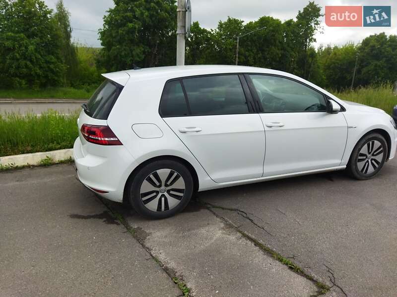 Хэтчбек Volkswagen e-Golf 2015 в Ровно