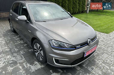 Хэтчбек Volkswagen e-Golf 2015 в 