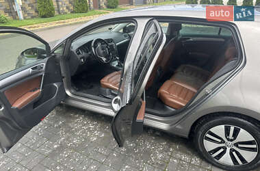Хэтчбек Volkswagen e-Golf 2015 в 