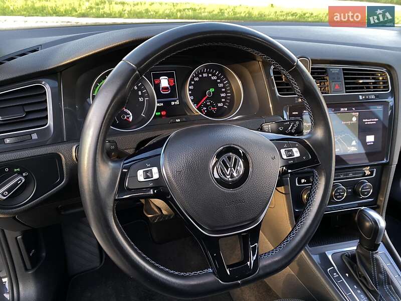 Хетчбек Volkswagen e-Golf 2020 в Хотині