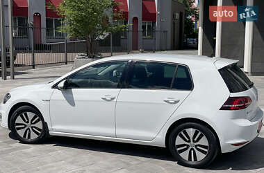 Хетчбек Volkswagen e-Golf 2015 в Києві