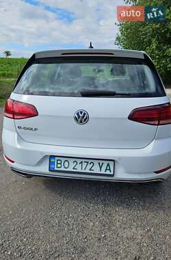 Хэтчбек Volkswagen e-Golf 2019 в 