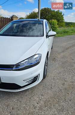 Хэтчбек Volkswagen e-Golf 2019 в 