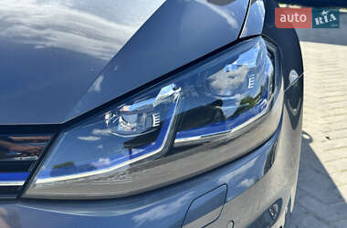 Хэтчбек Volkswagen e-Golf 2020 в 