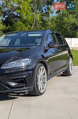 Хетчбек Volkswagen e-Golf 2018 в 