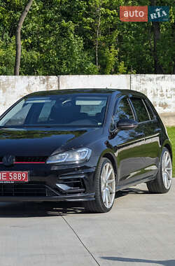 Хетчбек Volkswagen e-Golf 2018 в 