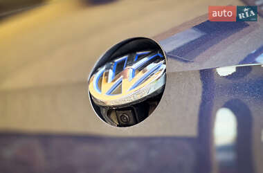 Хетчбек Volkswagen e-Golf 2015 в 