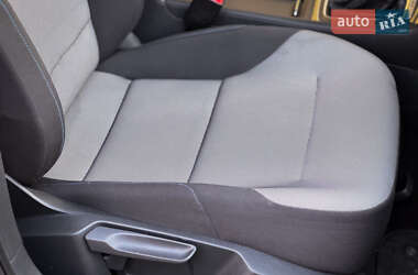 Хетчбек Volkswagen e-Golf 2015 в 