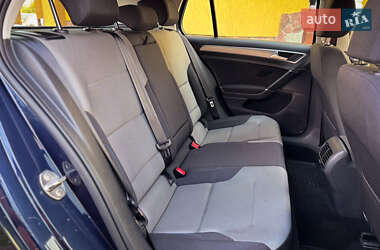 Хетчбек Volkswagen e-Golf 2015 в 