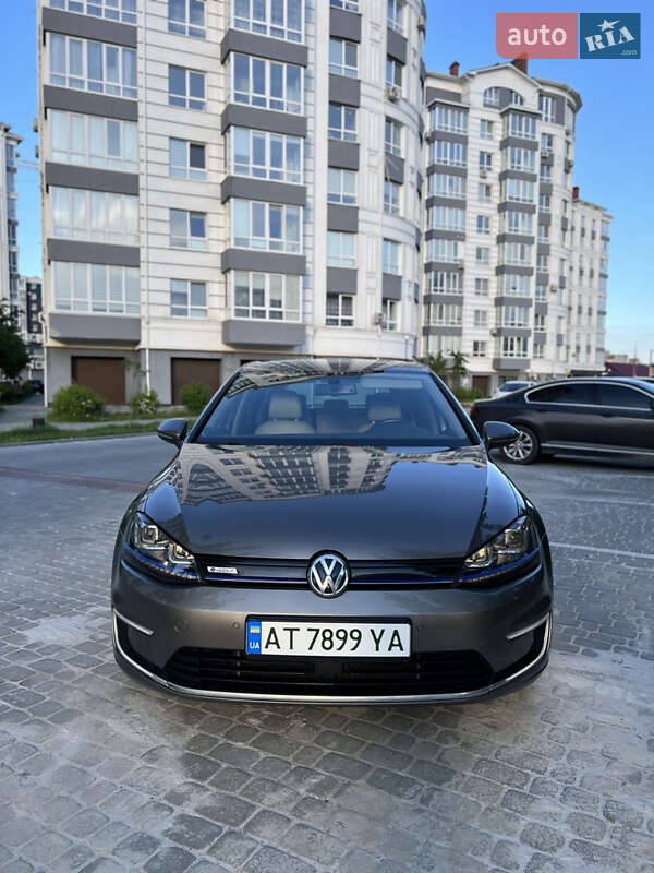 Хэтчбек Volkswagen e-Golf 2015 в Ивано-Франковске