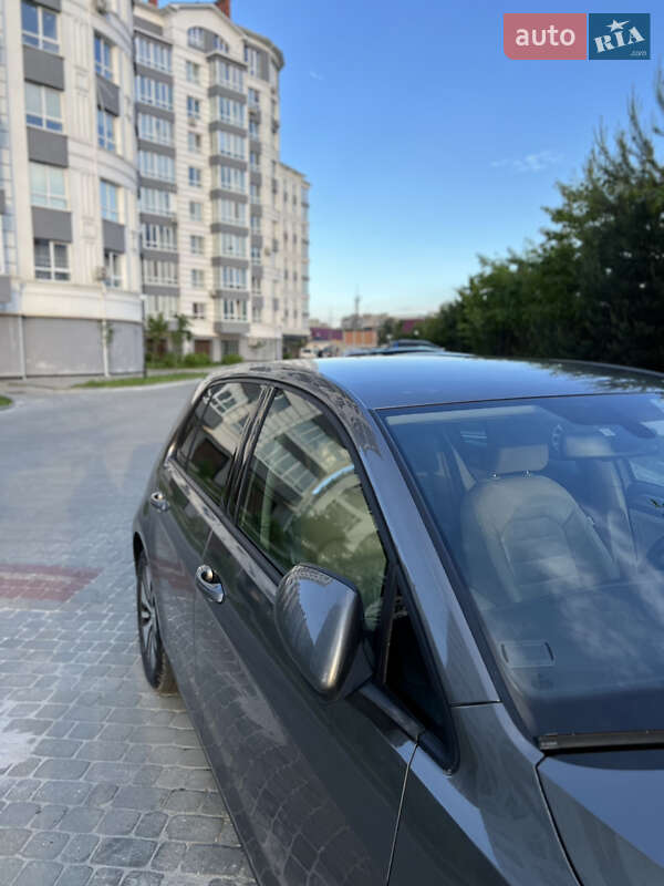 Хэтчбек Volkswagen e-Golf 2015 в Ивано-Франковске