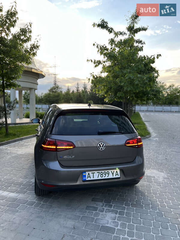 Хэтчбек Volkswagen e-Golf 2015 в Ивано-Франковске