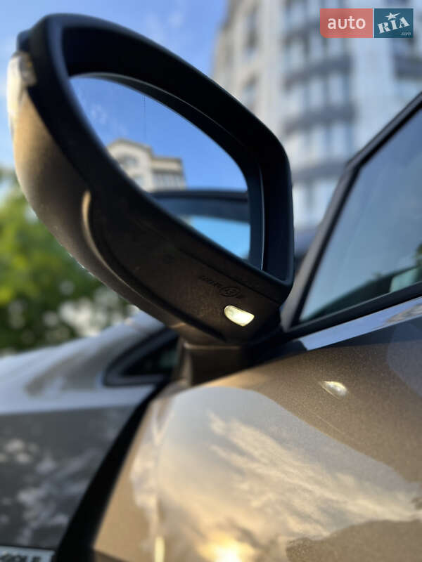 Хэтчбек Volkswagen e-Golf 2015 в Ивано-Франковске