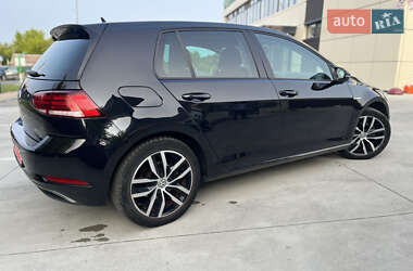 Хетчбек Volkswagen e-Golf 2020 в 
