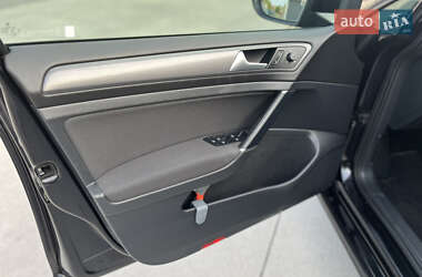 Хетчбек Volkswagen e-Golf 2020 в 