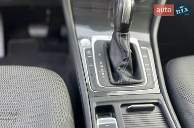Хетчбек Volkswagen e-Golf 2020 в 