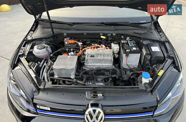 Хетчбек Volkswagen e-Golf 2020 в 