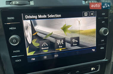 Хетчбек Volkswagen e-Golf 2020 в 
