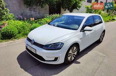 Хэтчбек Volkswagen e-Golf 2014 в 