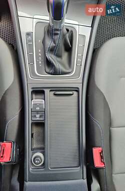 Хэтчбек Volkswagen e-Golf 2014 в 