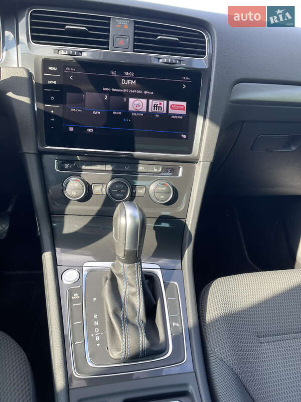 Хэтчбек Volkswagen e-Golf 2020 в Киверцах
