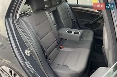 Хетчбек Volkswagen e-Golf 2020 в 