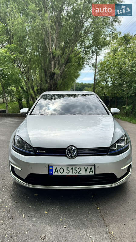 Хетчбек Volkswagen e-Golf 2015 в Мукачевому