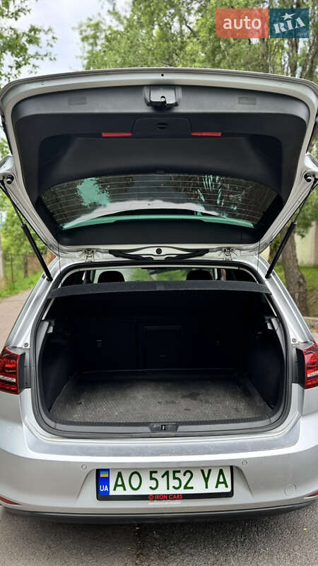 Хетчбек Volkswagen e-Golf 2015 в Мукачевому