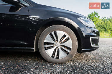Хэтчбек Volkswagen e-Golf 2018 в 