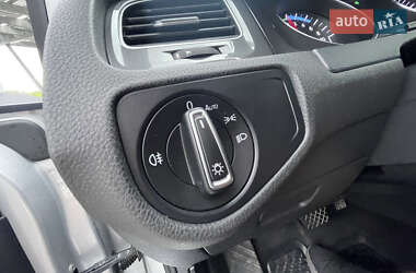 Хэтчбек Volkswagen e-Golf 2015 в 