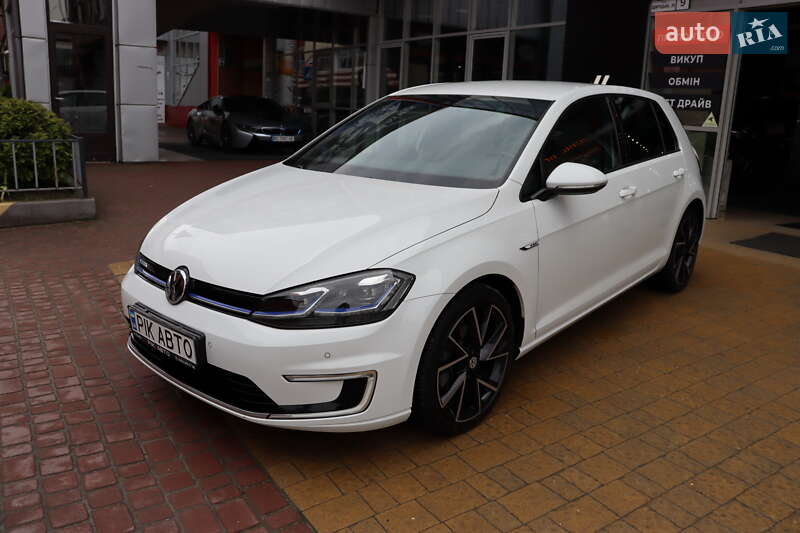 Хэтчбек Volkswagen e-Golf 2018 в Львове